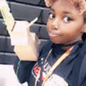 Meet your Posher, Azalea